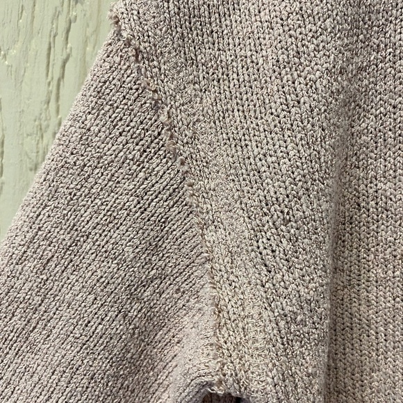 Boutique brand poly sweater | size Medium - Picture 3 of 5